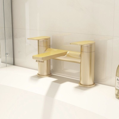 Suburb Bath Filler - Brushed Brass